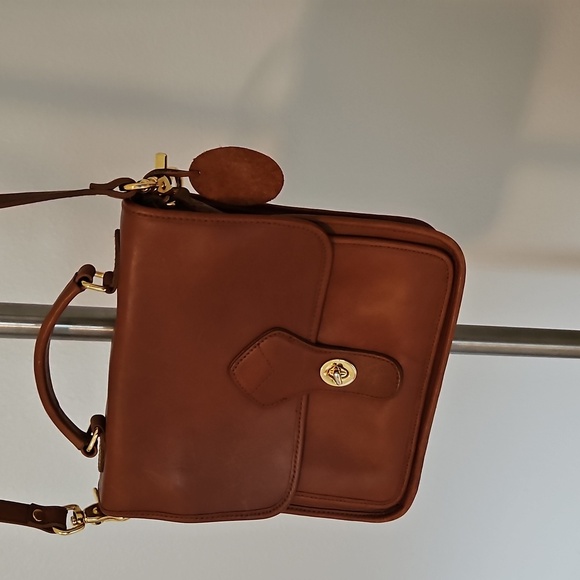 Georgetown Leather Design Bag - Picture 3 of 15